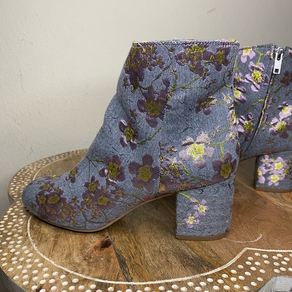 Zigi Soho Nydia Floral Embroidered Ankle Booties barbiecore - Picture 8 of 10